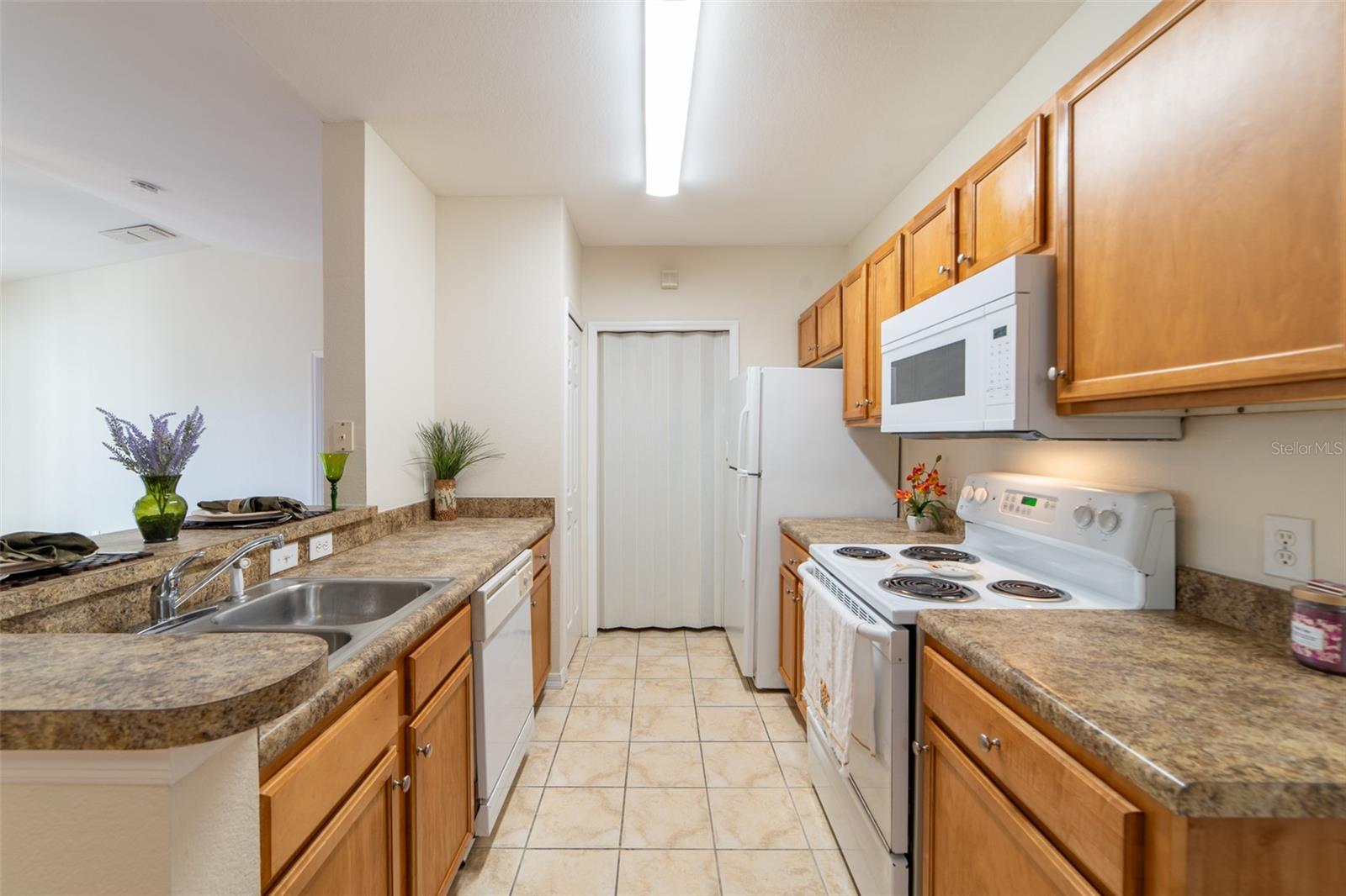 Image 7 of 39 For 5550 Michigan Street 3309