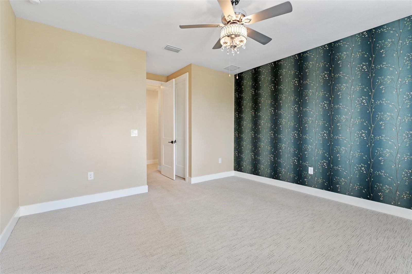 Image 43 of 72 For 907 Celadon Street