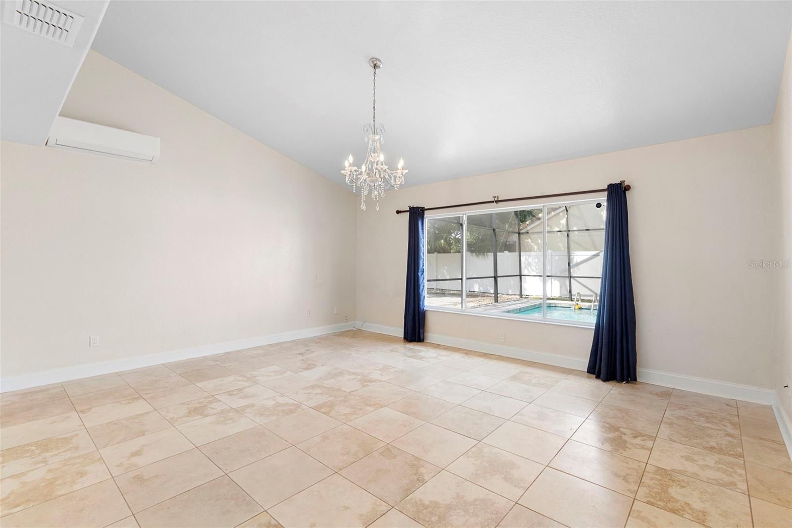 Image 16 of 41 For 3904 Woodsfield Court