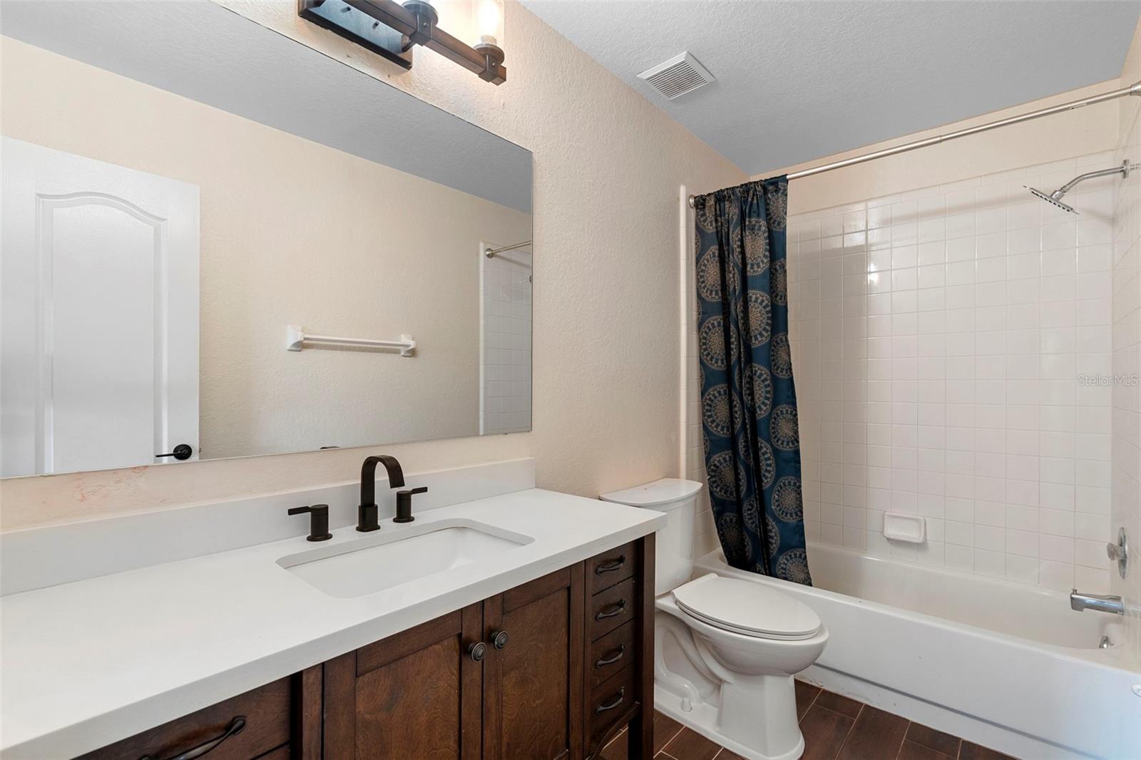 Image 22 of 41 For 3904 Woodsfield Court