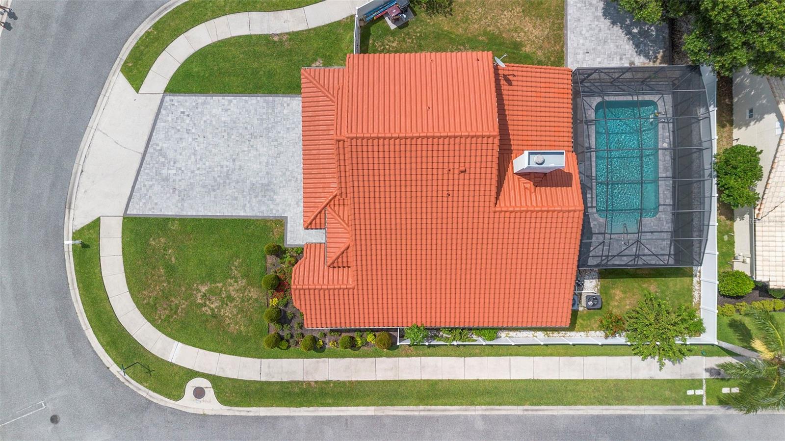 Image 32 of 41 For 3904 Woodsfield Court
