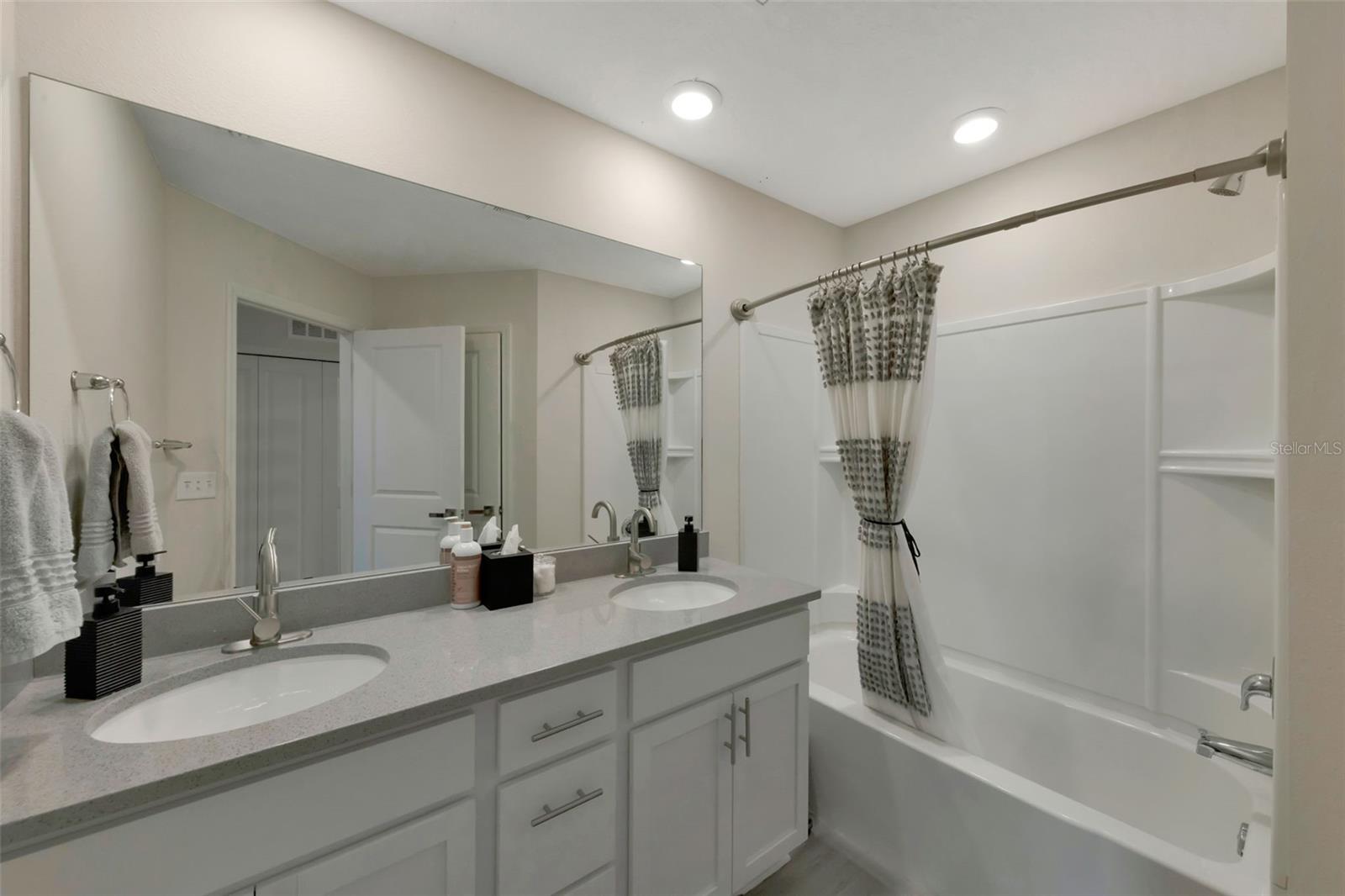 Image 14 of 24 For 2956 Oak Park Way B