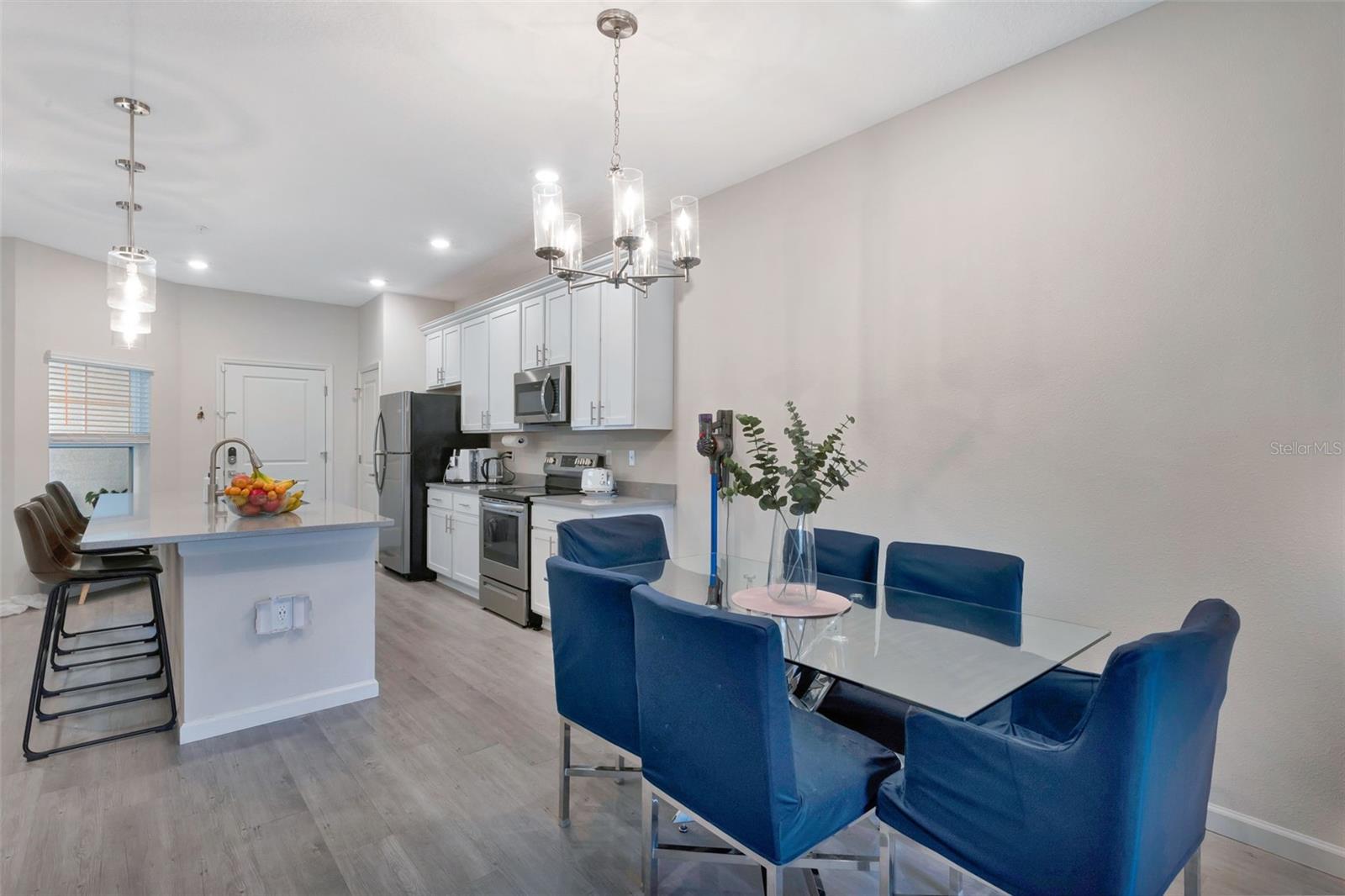 Image 6 of 24 For 2956 Oak Park Way B