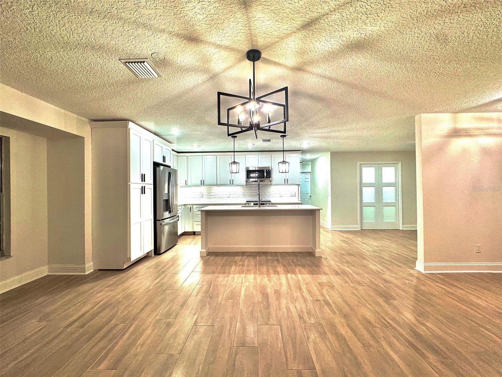 Image 5 of 6 For 8825 Larwin Lane