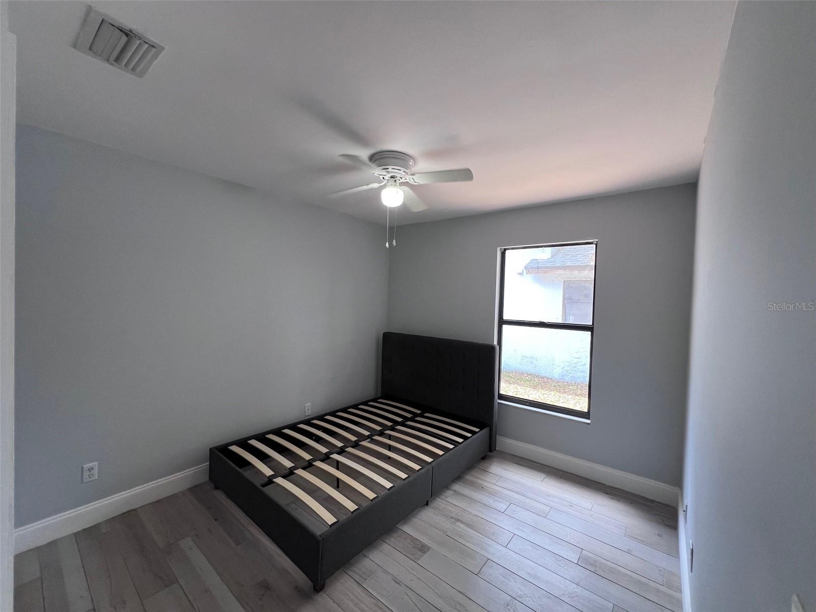 Image 20 of 30 For 10027 Creekwater Boulevard