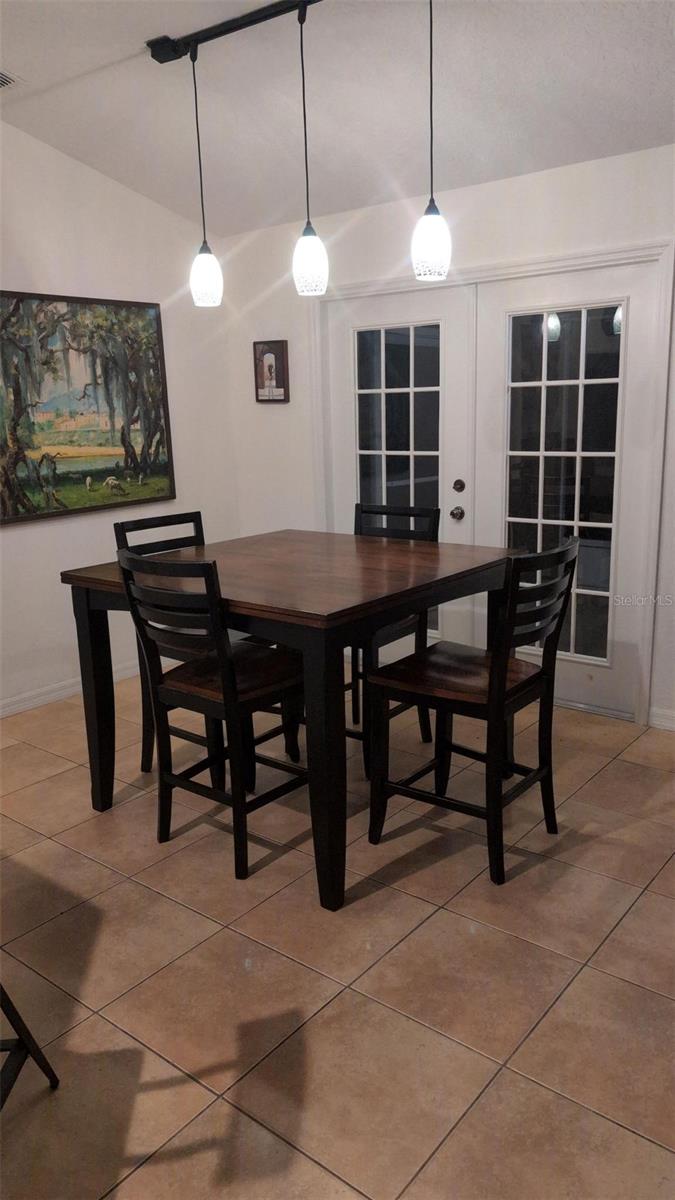 Image 3 of 25 For 4920 Lake Cove Boulevard