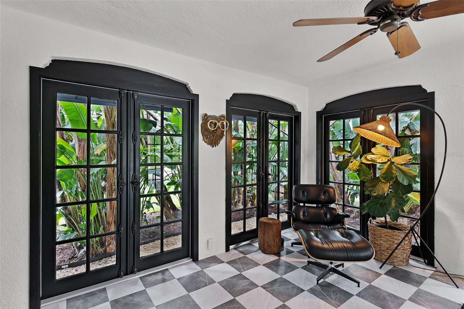 Image 11 of 62 For 906 Alhambra Court