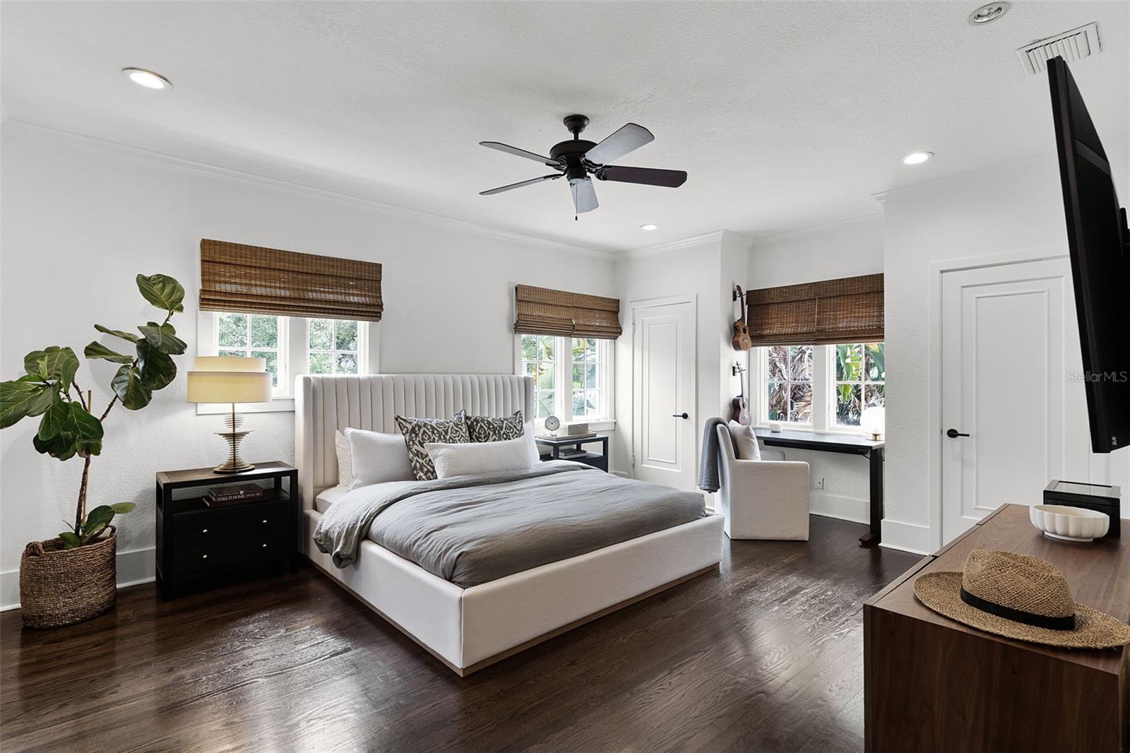 Image 35 of 62 For 906 Alhambra Court