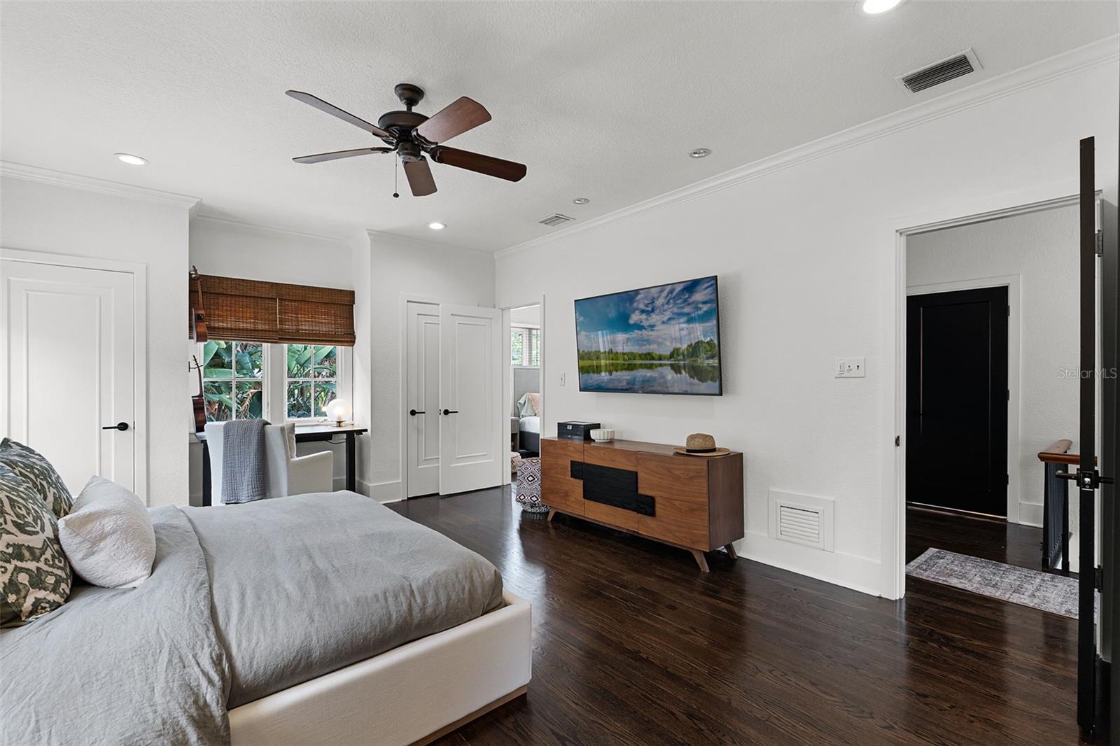Image 36 of 62 For 906 Alhambra Court