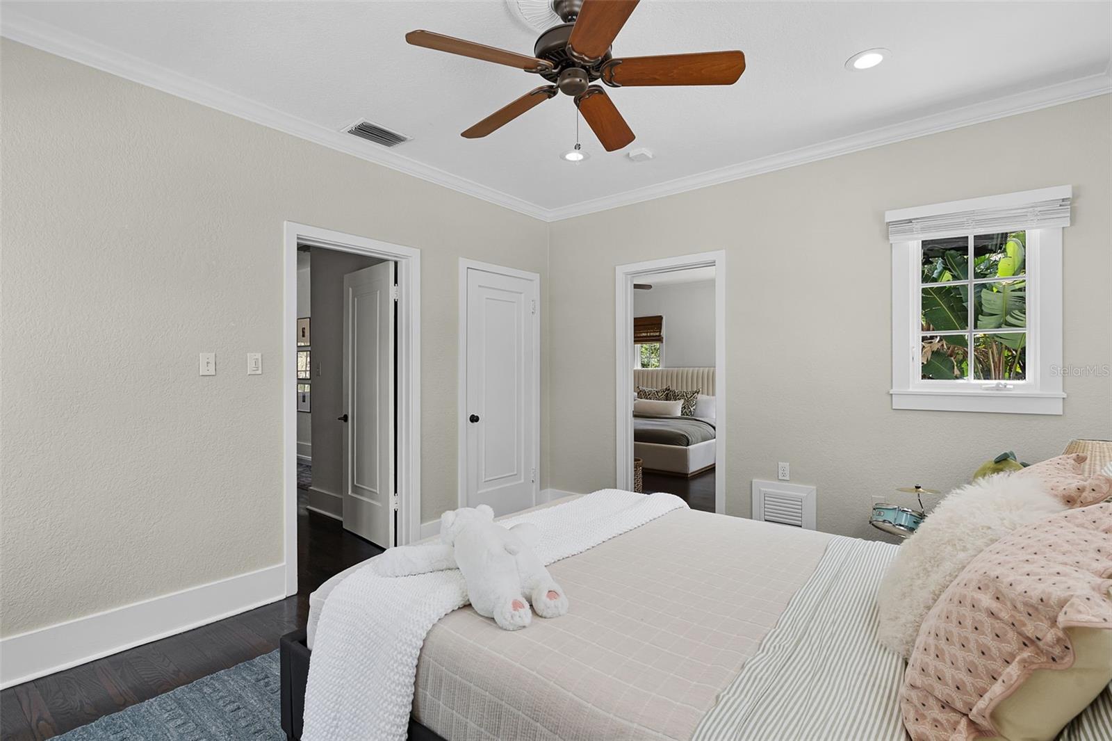 Image 45 of 62 For 906 Alhambra Court