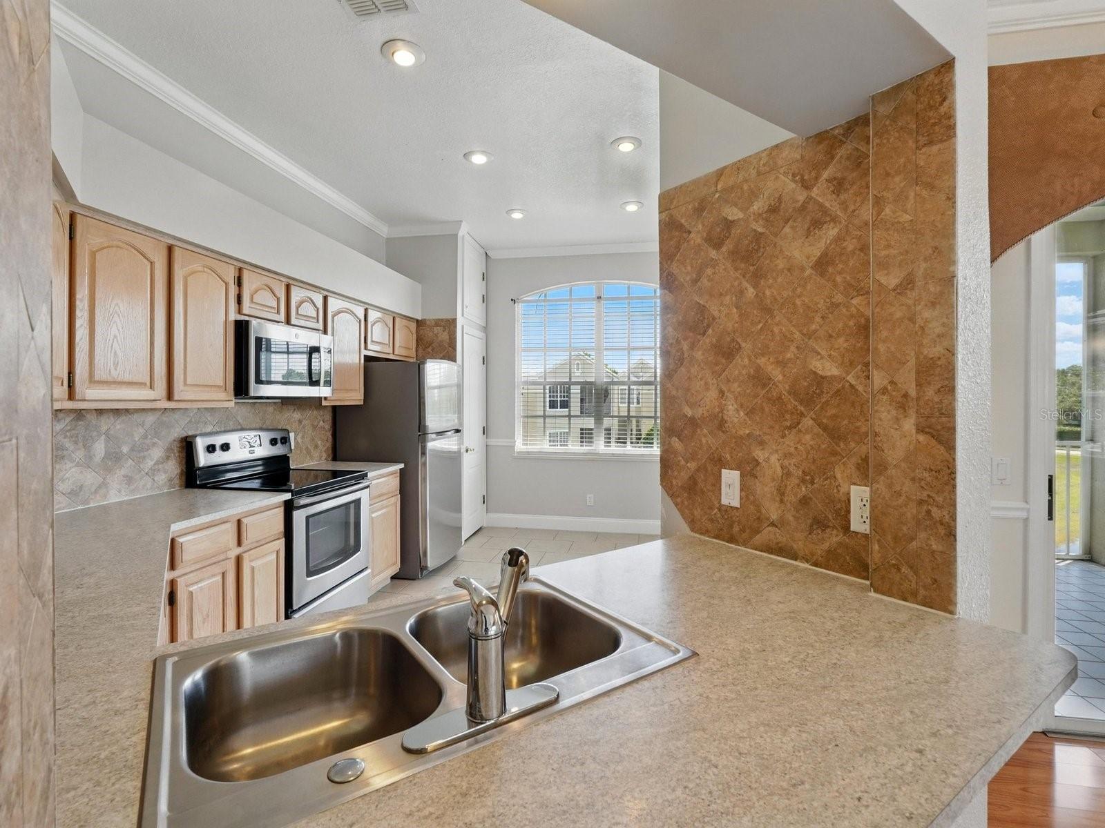 Image 12 of 41 For 7021 Della Drive 51