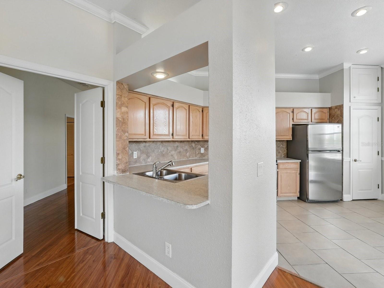 Image 28 of 41 For 7021 Della Drive 51