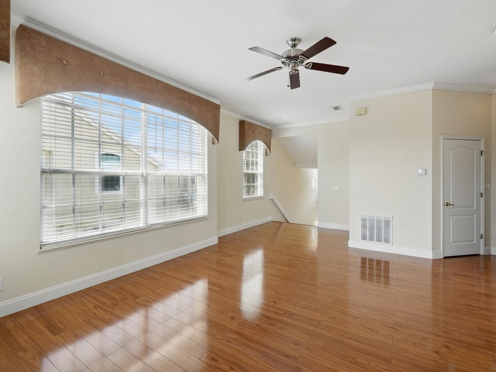 Image 31 of 41 For 7021 Della Drive 51