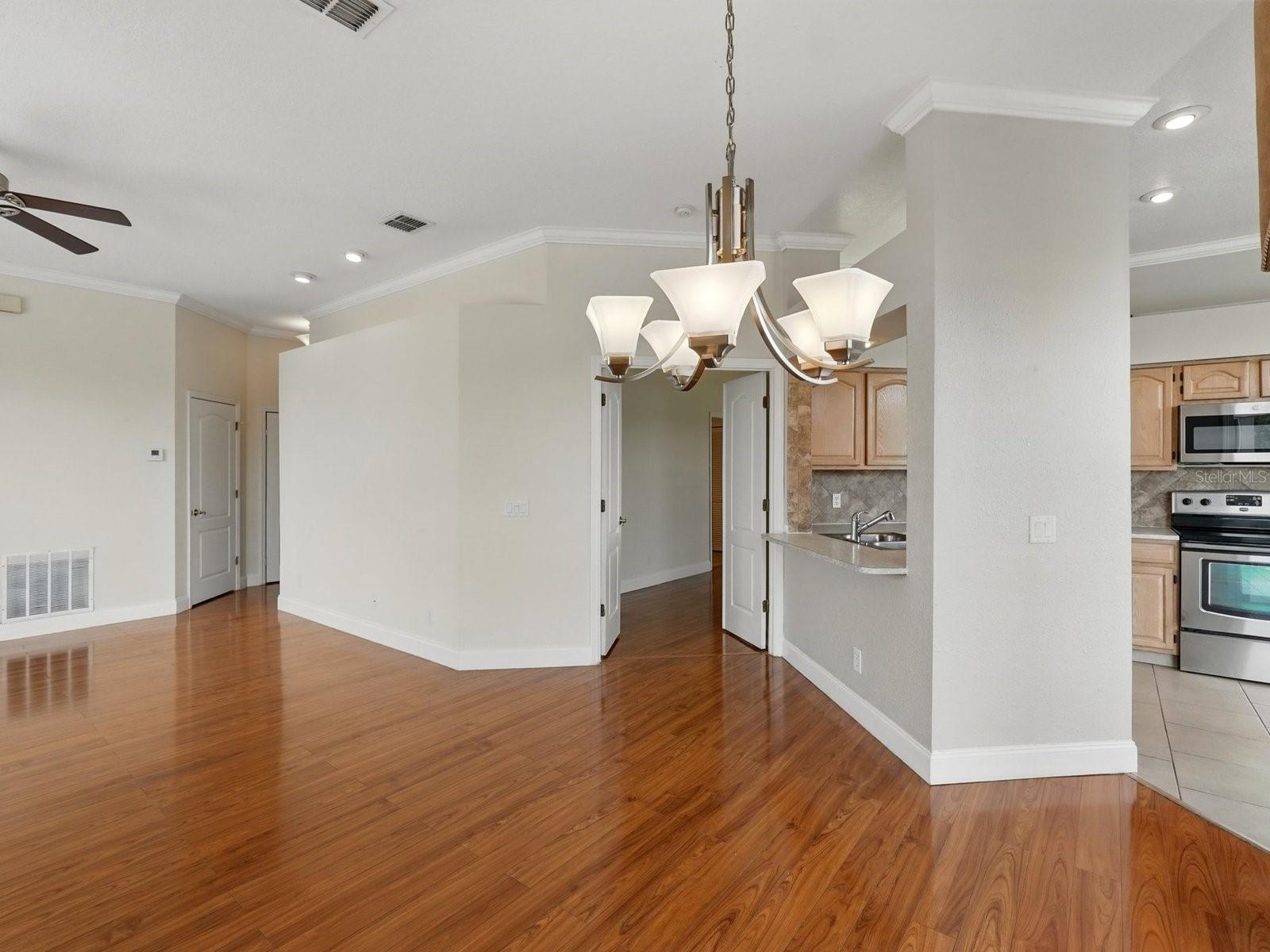 Image 35 of 41 For 7021 Della Drive 51