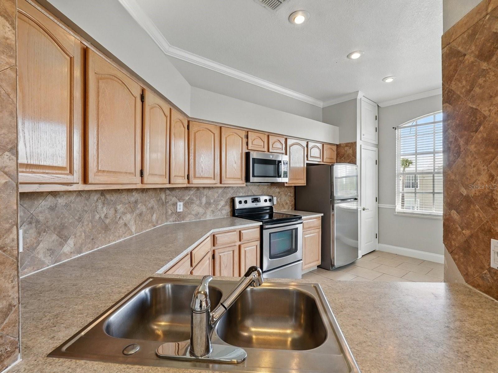 Image 9 of 41 For 7021 Della Drive 51