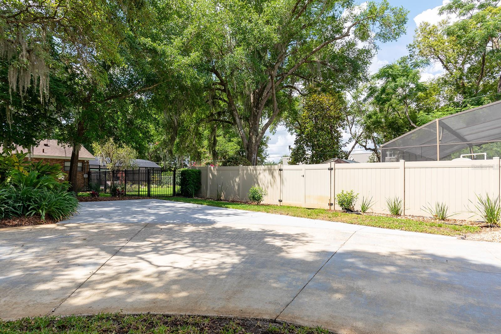 Image 28 of 30 For 429 Kimberly Court