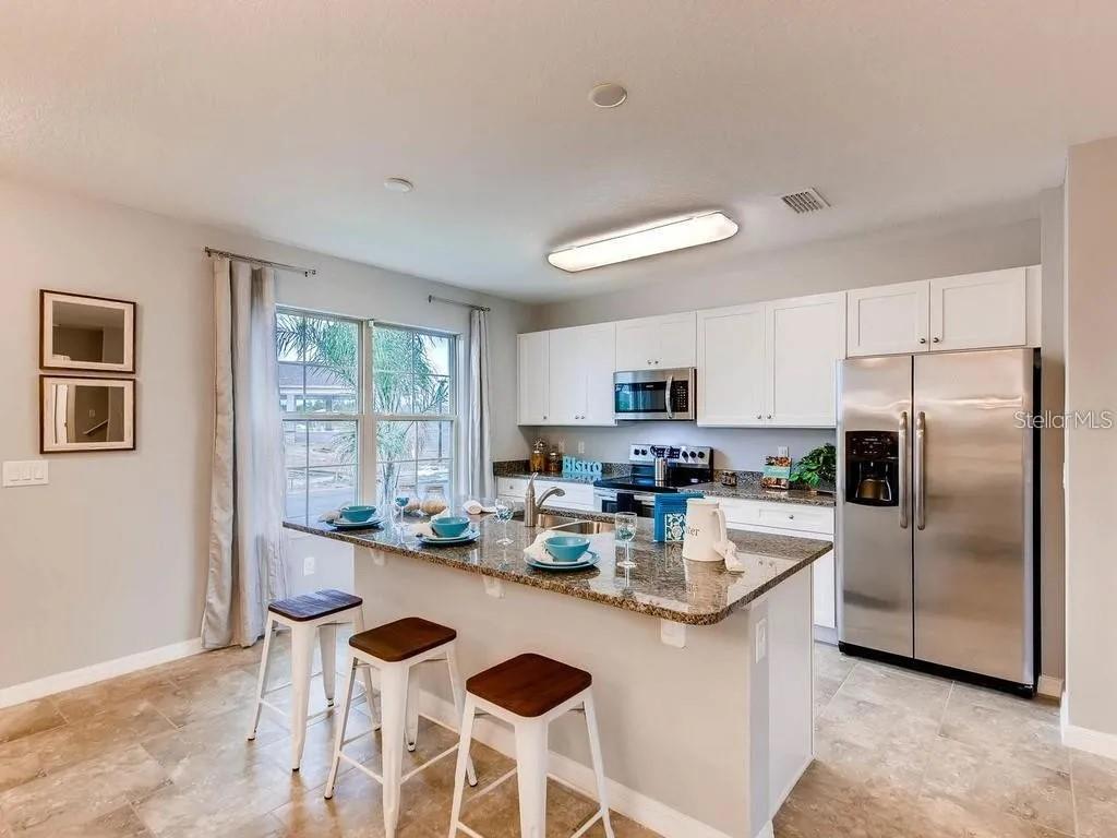 Image 11 of 25 For 17061 Water Spring Boulevard