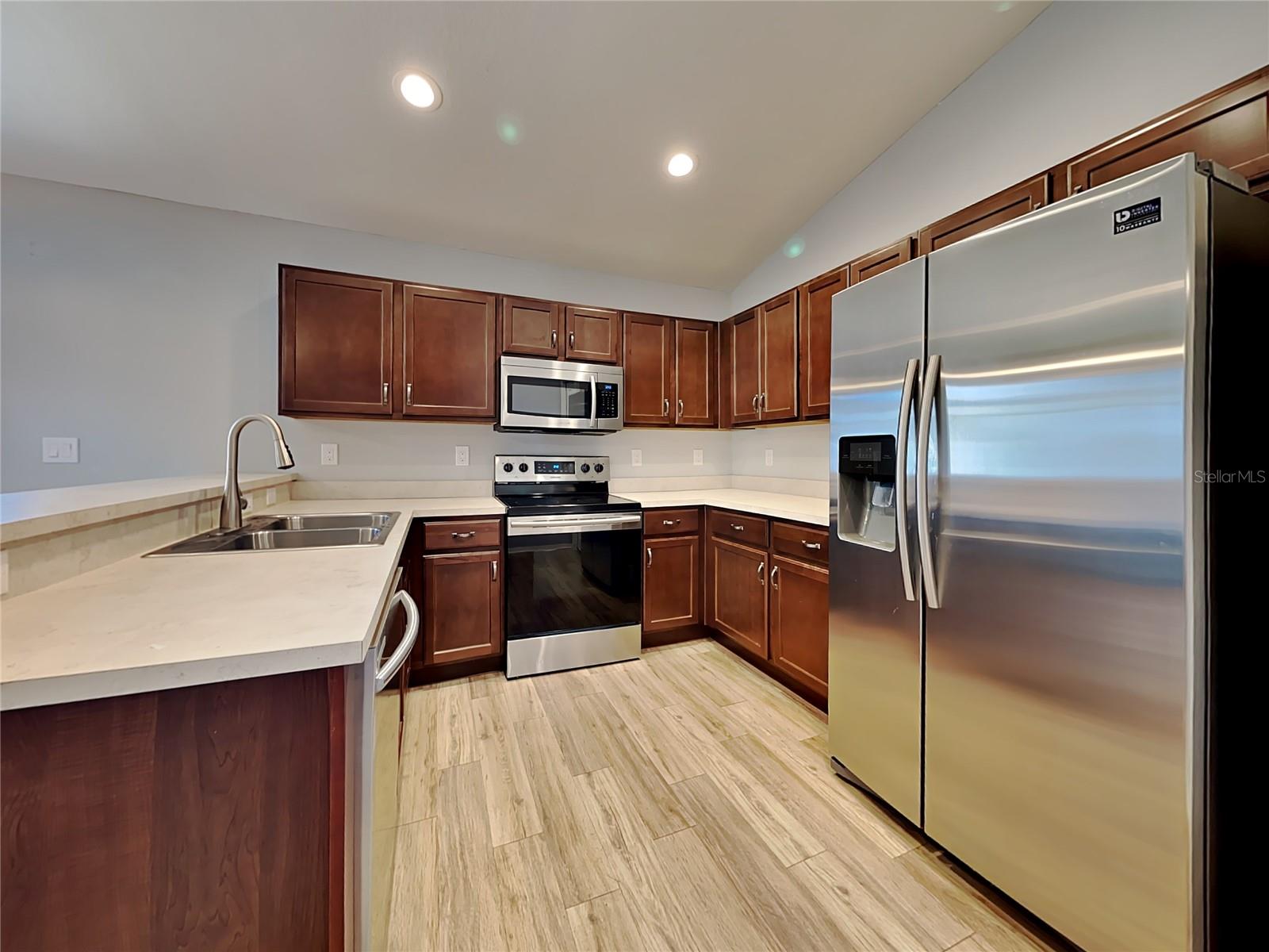 Image 3 of 15 For 3743 Peregrine Way