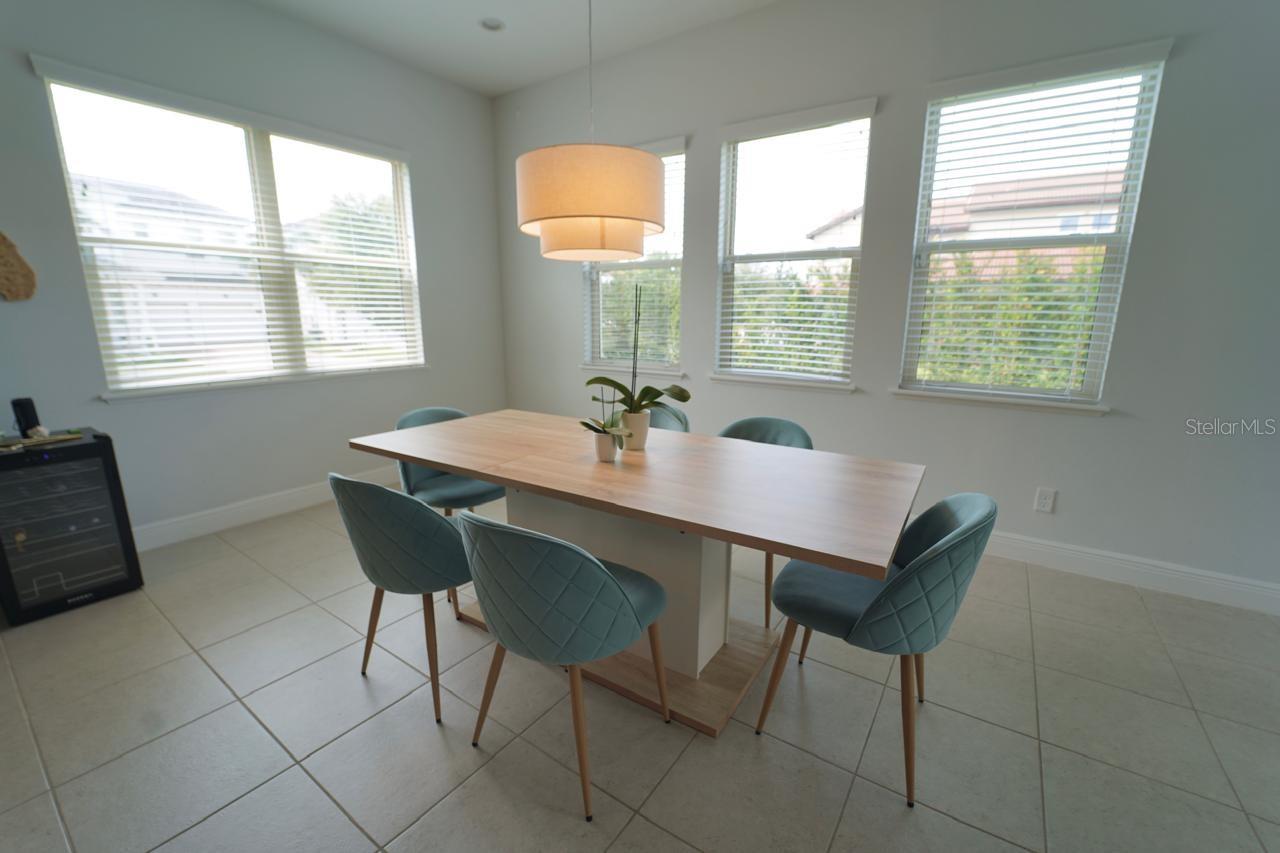 Image 10 of 13 For 15161 Canoe Place