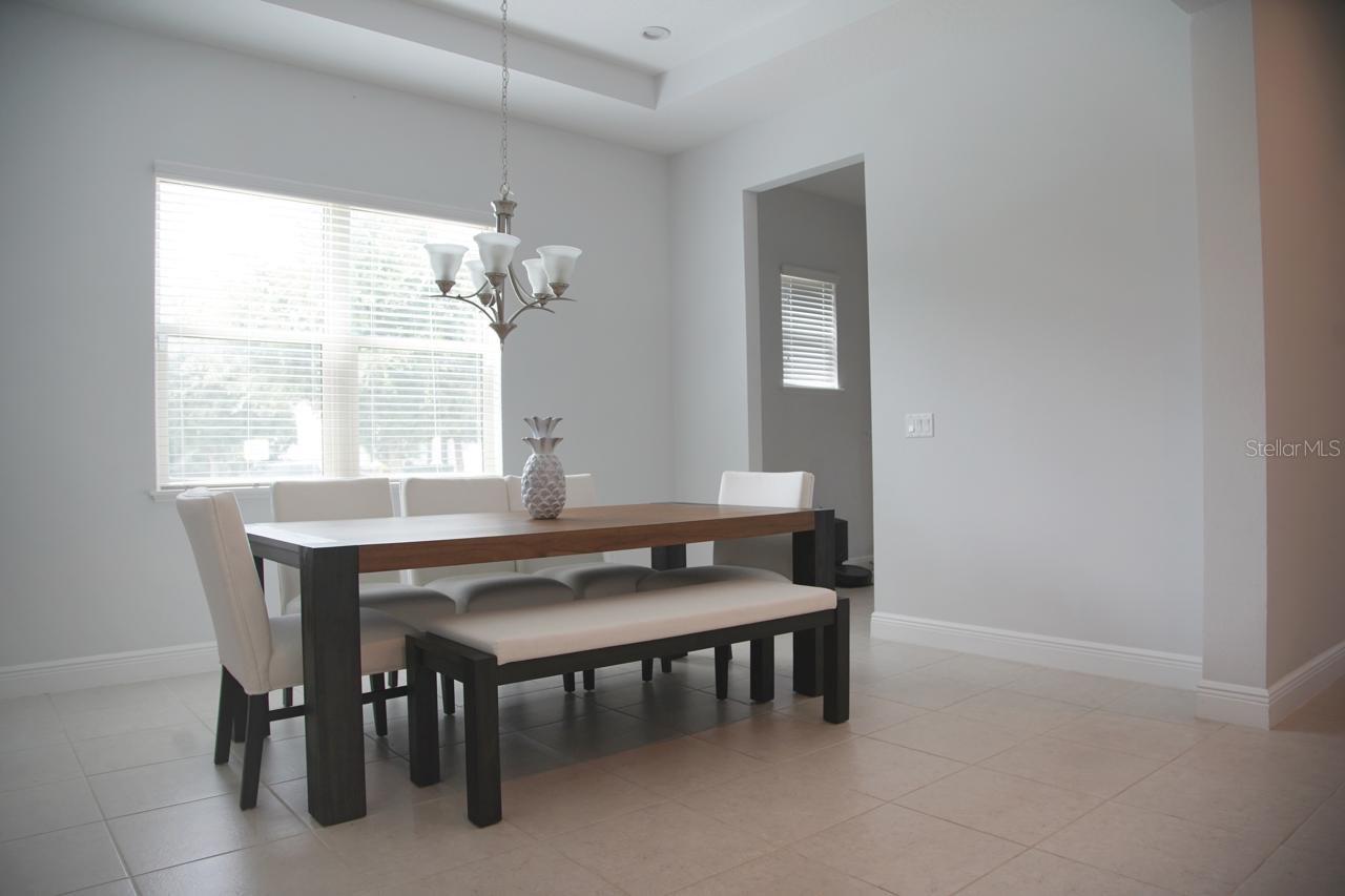 Image 2 of 13 For 15161 Canoe Place