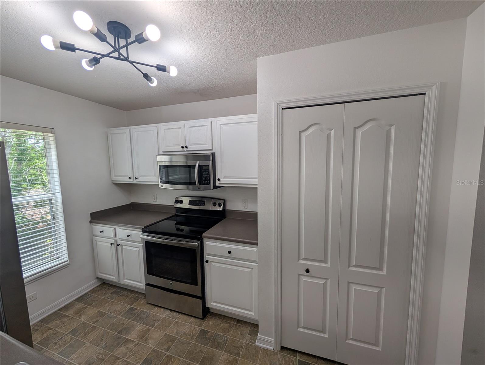 Image 10 of 26 For 4547 Ashburn Square Drive