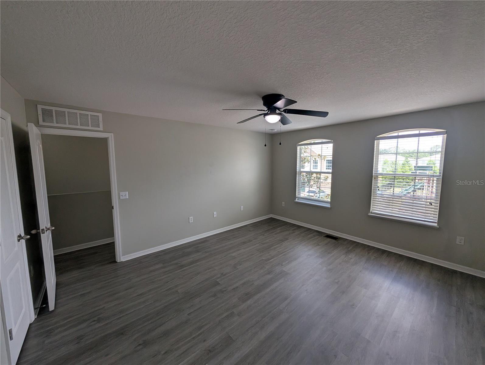 Image 14 of 26 For 4547 Ashburn Square Drive