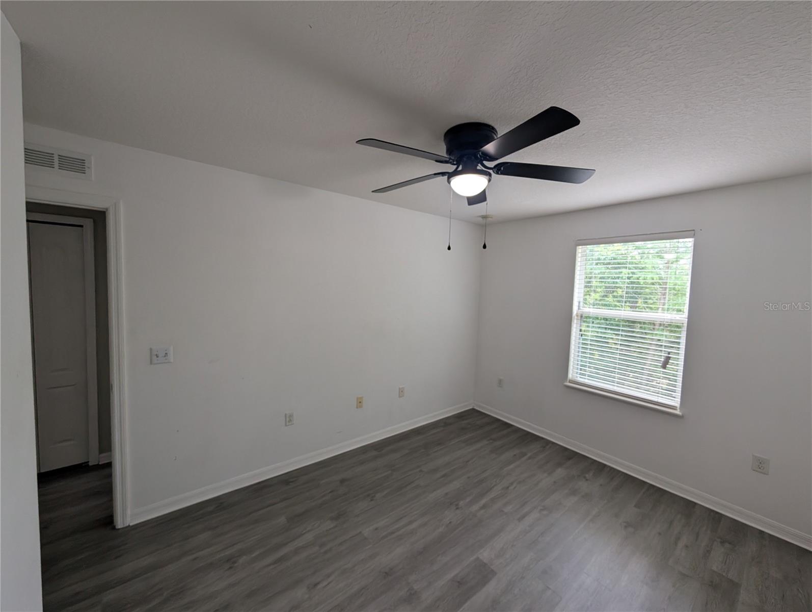 Image 20 of 26 For 4547 Ashburn Square Drive