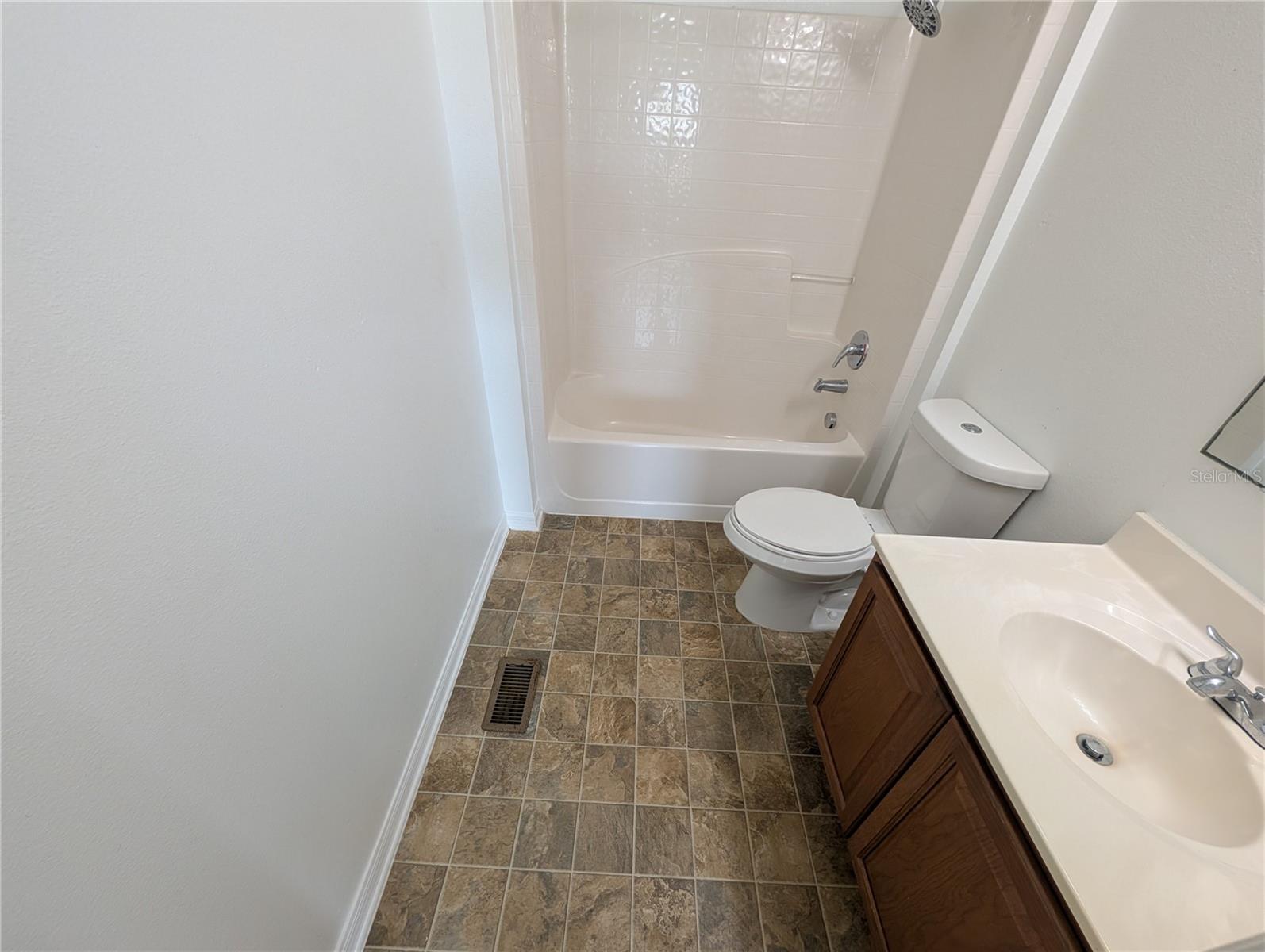 Image 22 of 26 For 4547 Ashburn Square Drive