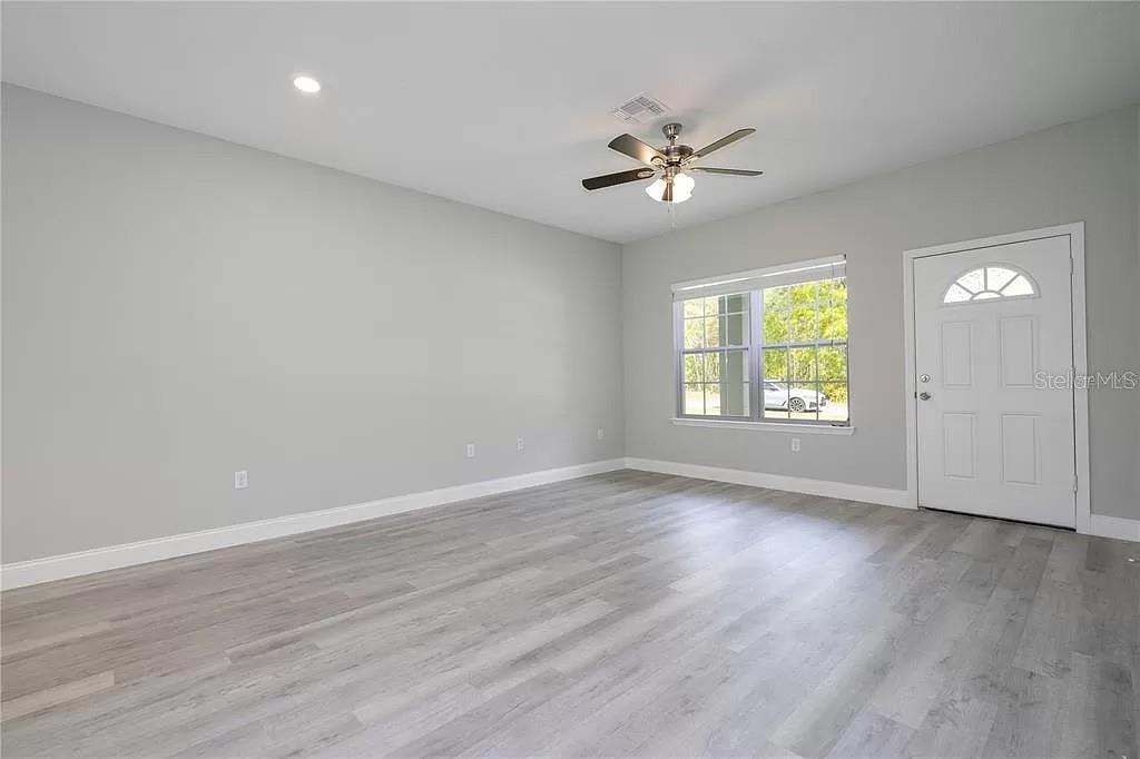 Image 4 of 21 For 8312 Pitcairn Way