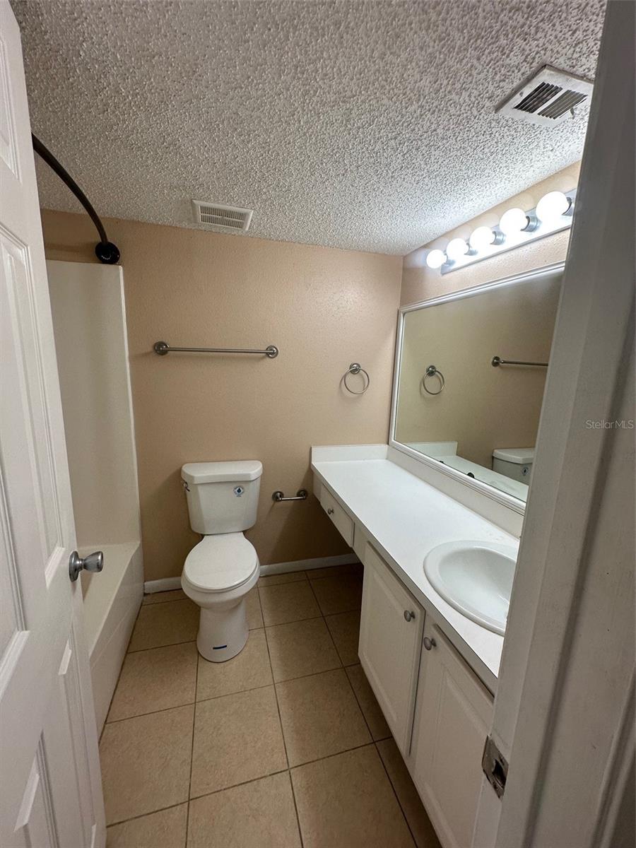 Image 10 of 10 For 115 Oyster Bay Circle 200