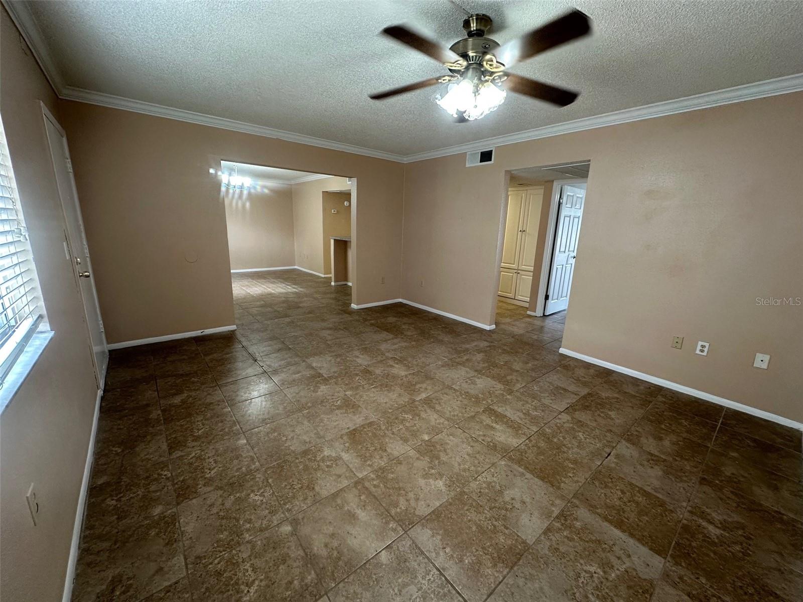 Image 2 of 10 For 115 Oyster Bay Circle 200