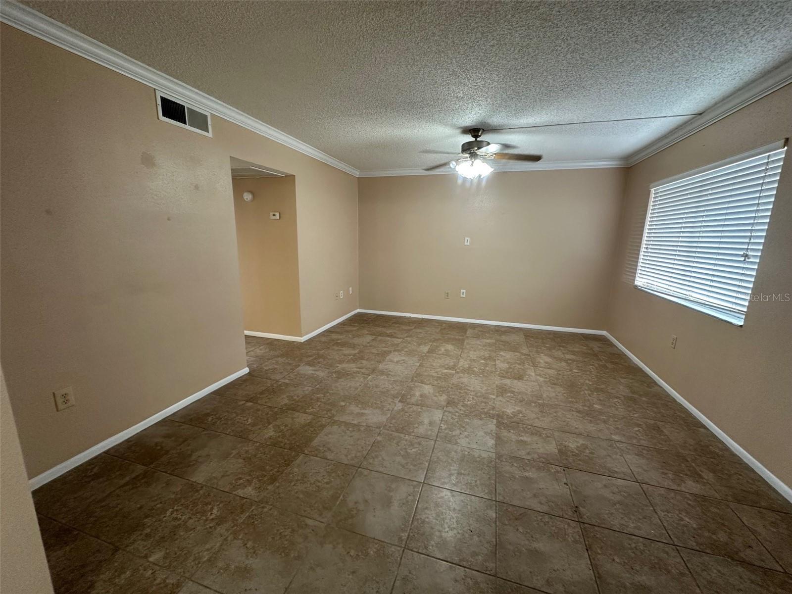 Image 3 of 10 For 115 Oyster Bay Circle 200