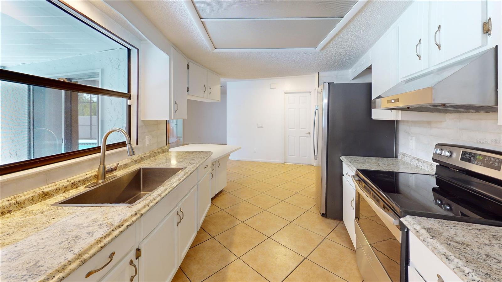 Image 19 of 51 For 2369 Haulover Boulevard