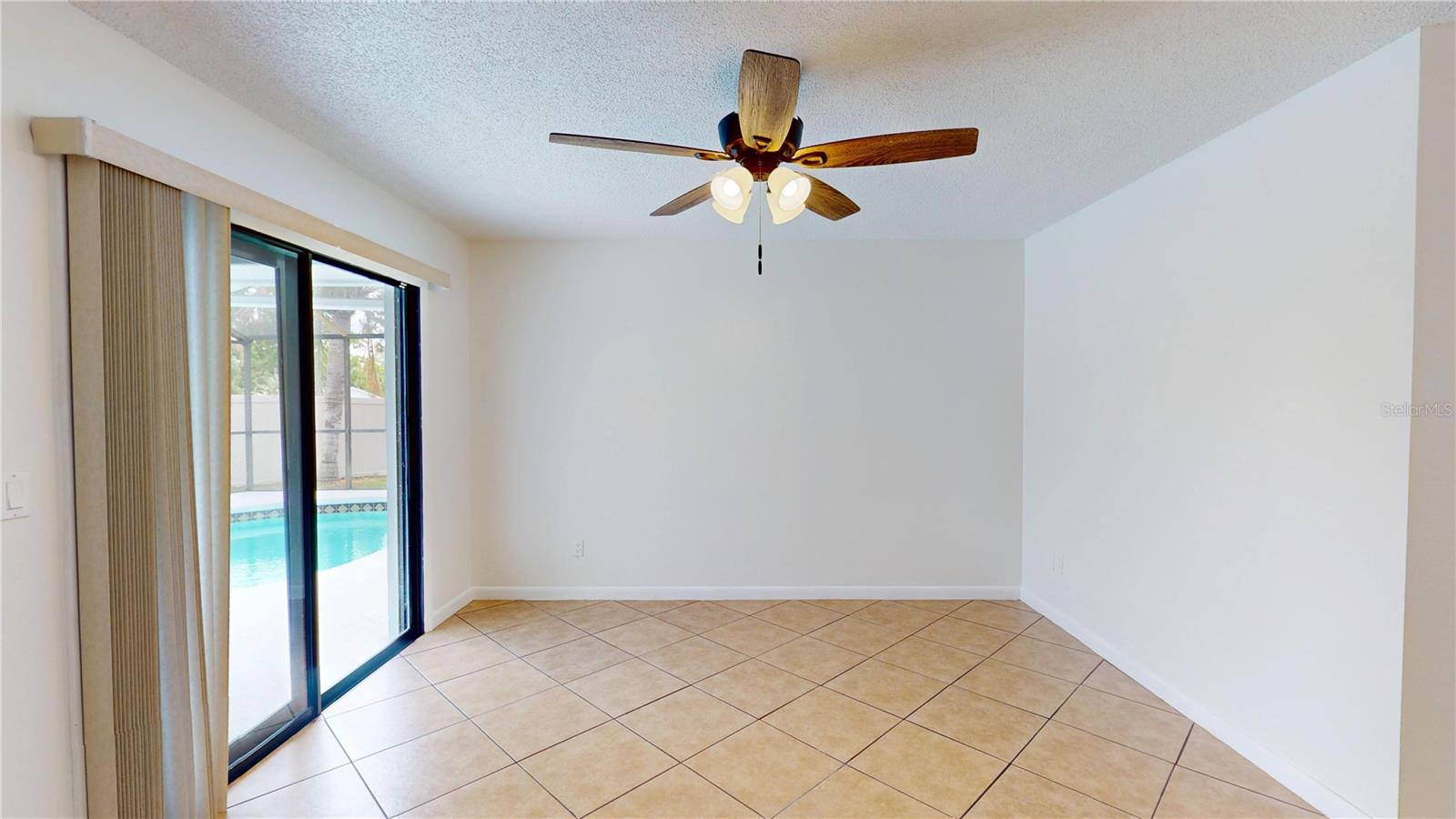 Image 26 of 51 For 2369 Haulover Boulevard