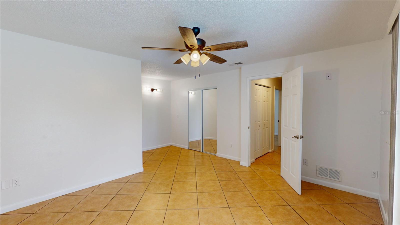 Image 30 of 51 For 2369 Haulover Boulevard