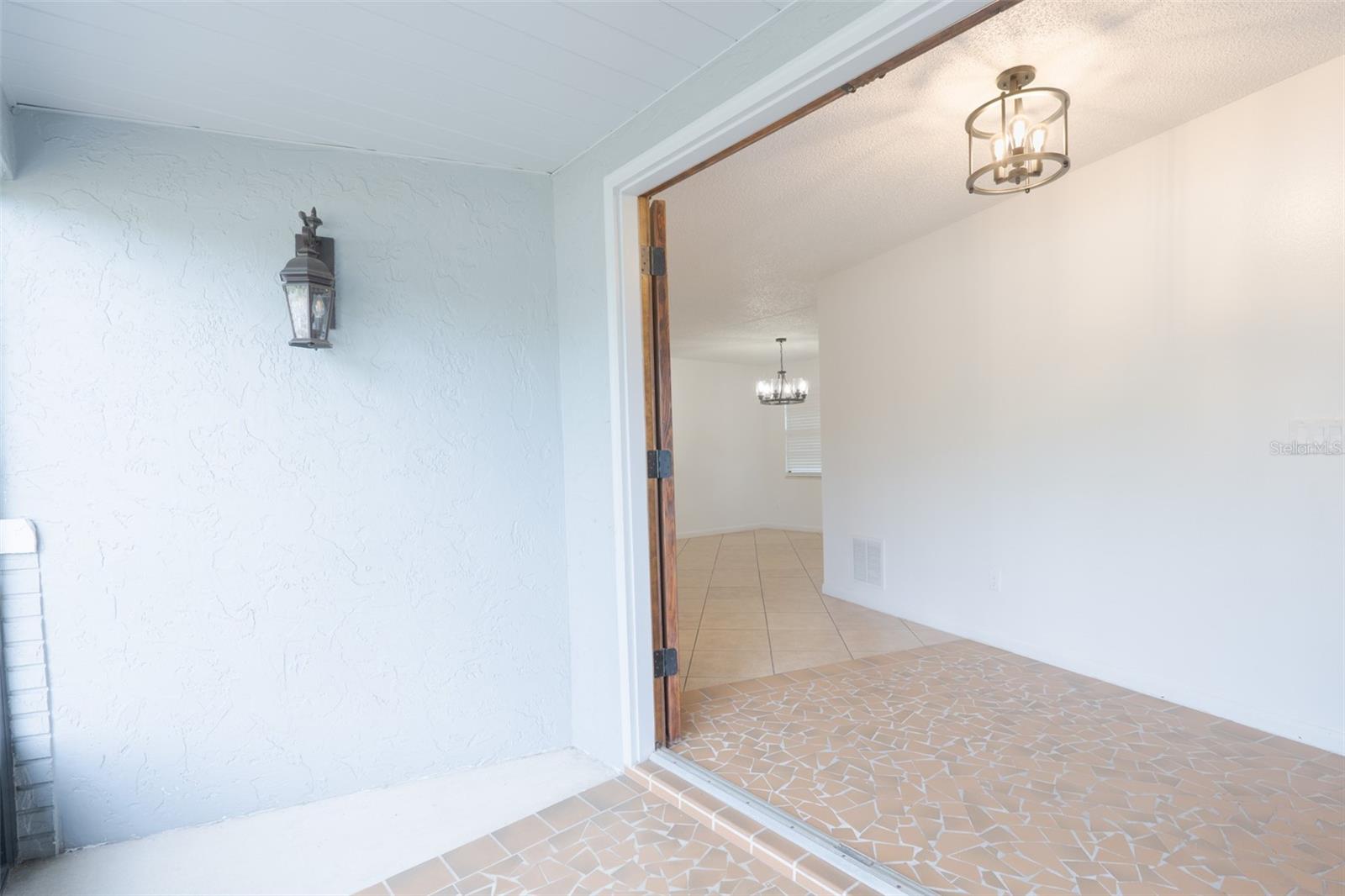 Image 8 of 51 For 2369 Haulover Boulevard