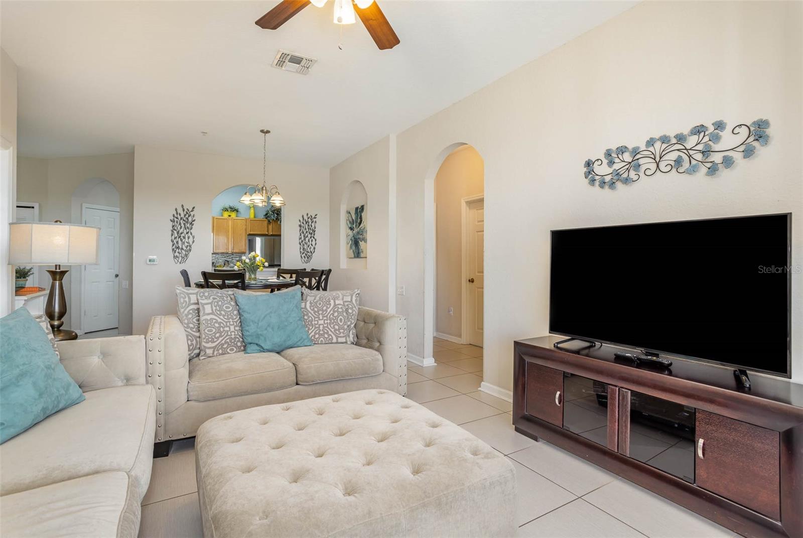 Image 9 of 47 For 7650 Comrow Street 403