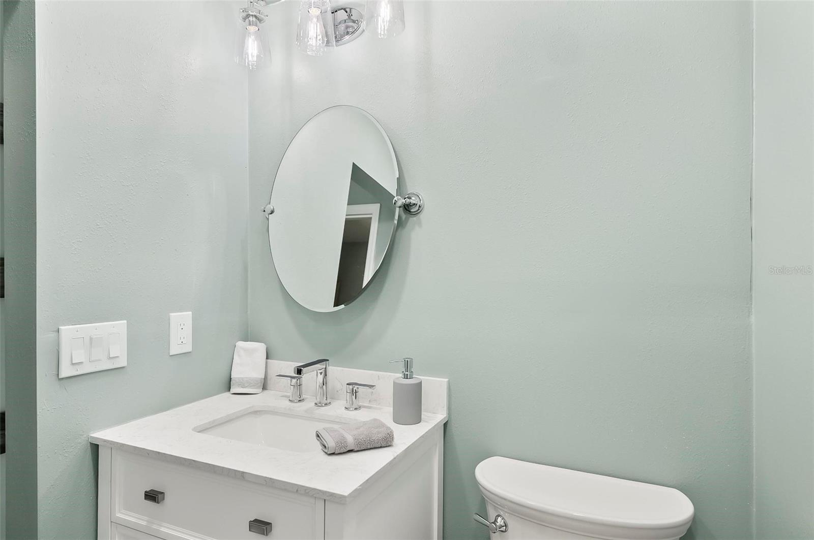 Image 25 of 41 For 633 Lakehaven Circle