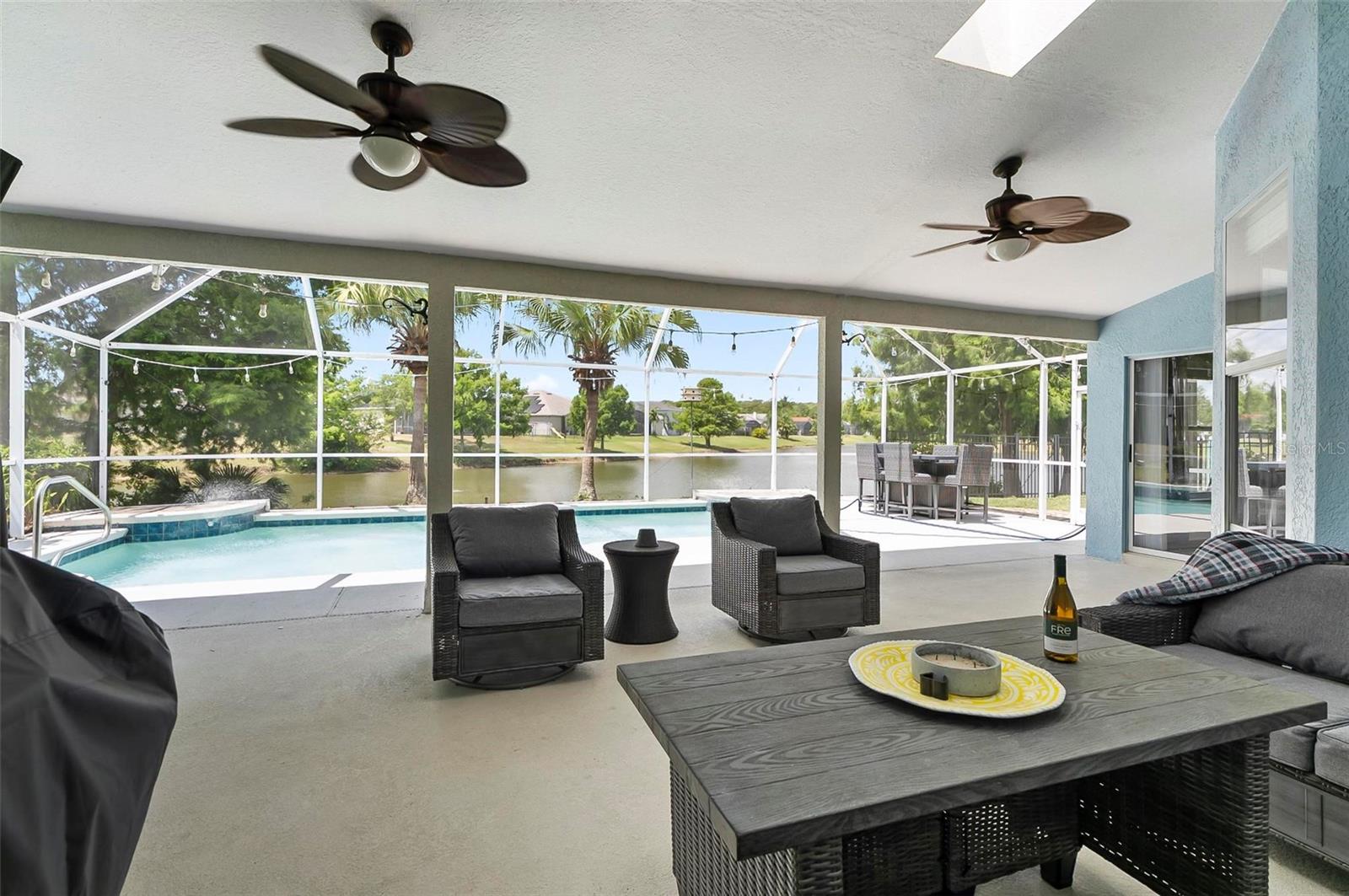 Image 28 of 41 For 633 Lakehaven Circle