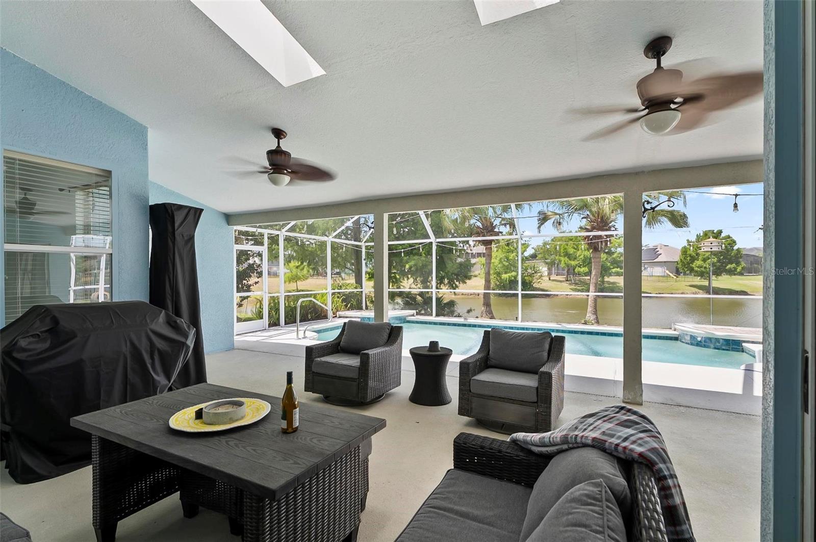 Image 29 of 41 For 633 Lakehaven Circle