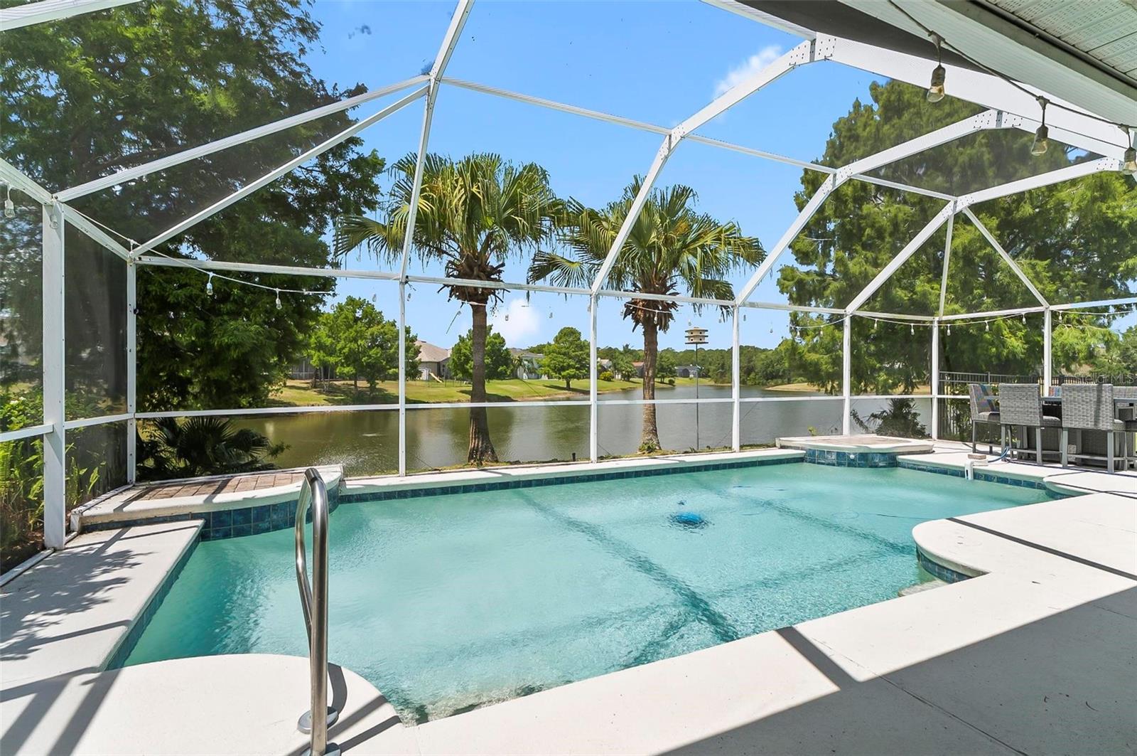 Image 31 of 41 For 633 Lakehaven Circle