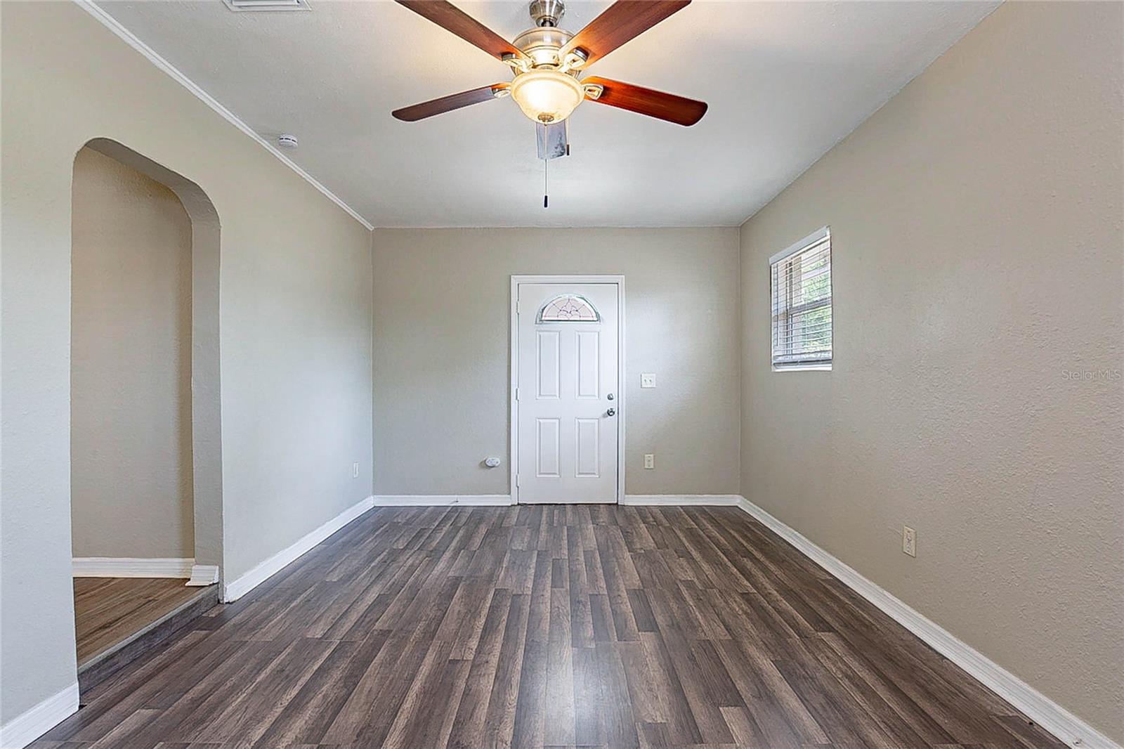 Image 4 of 27 For 1409 Garden Avenue