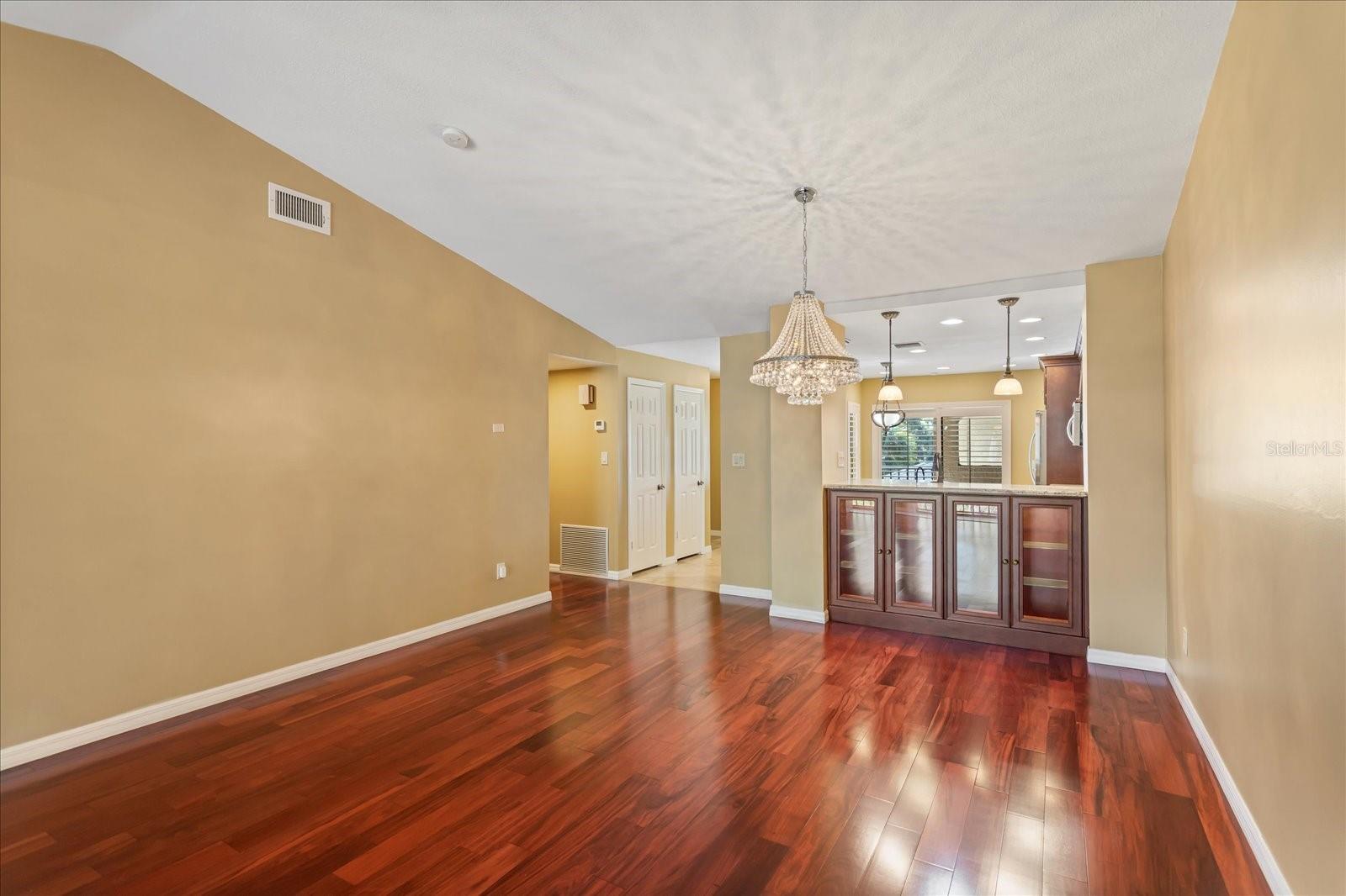 Image 10 of 25 For 1055 Kensington Park Drive 503