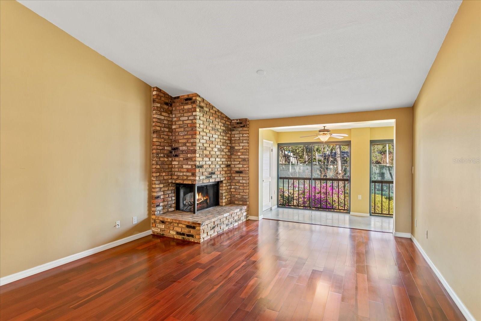 Image 11 of 25 For 1055 Kensington Park Drive 503