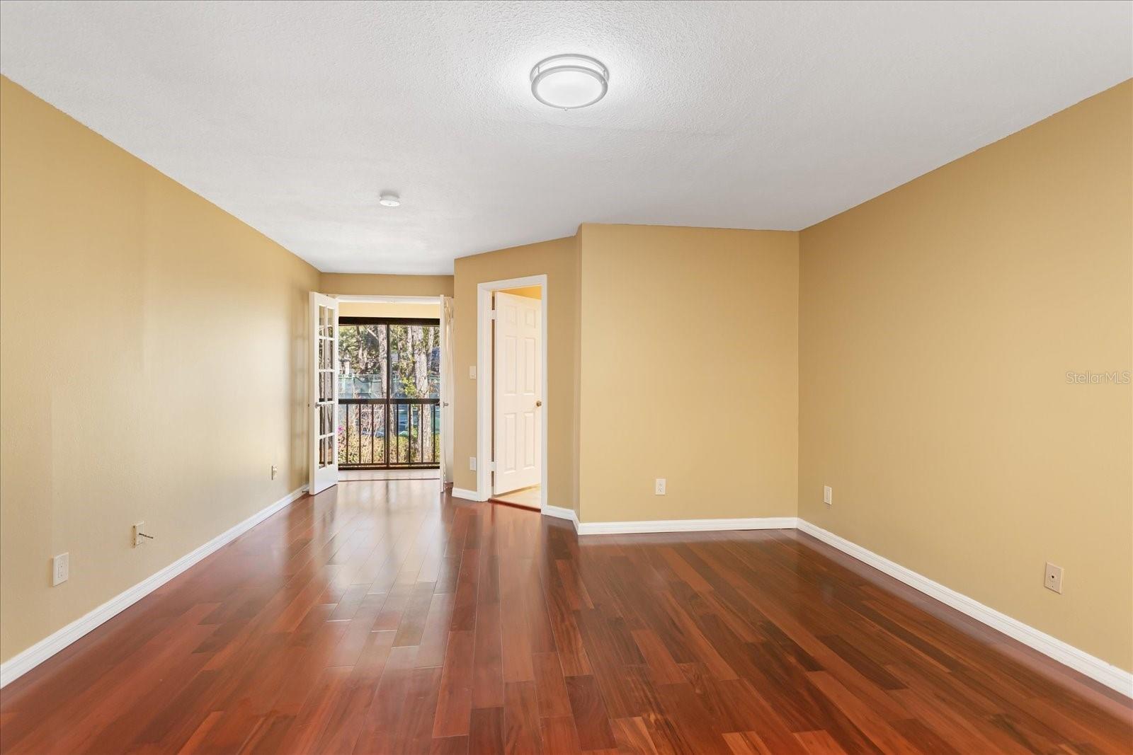 Image 16 of 25 For 1055 Kensington Park Drive 503