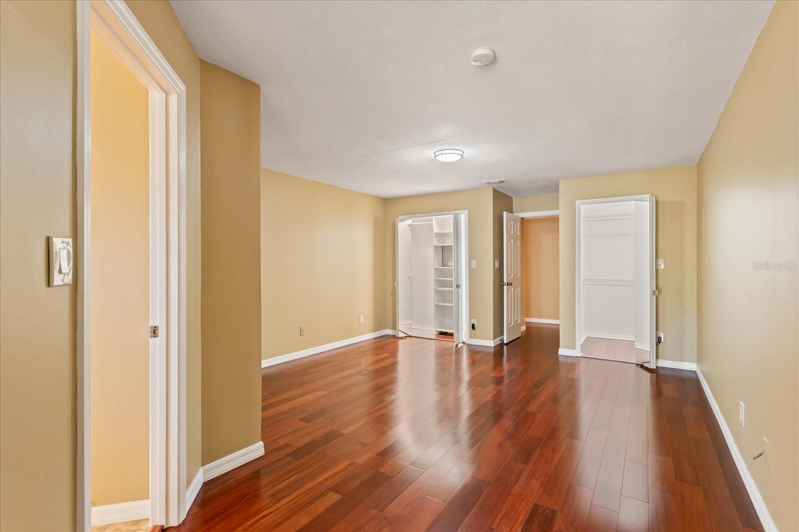 Image 17 of 25 For 1055 Kensington Park Drive 503