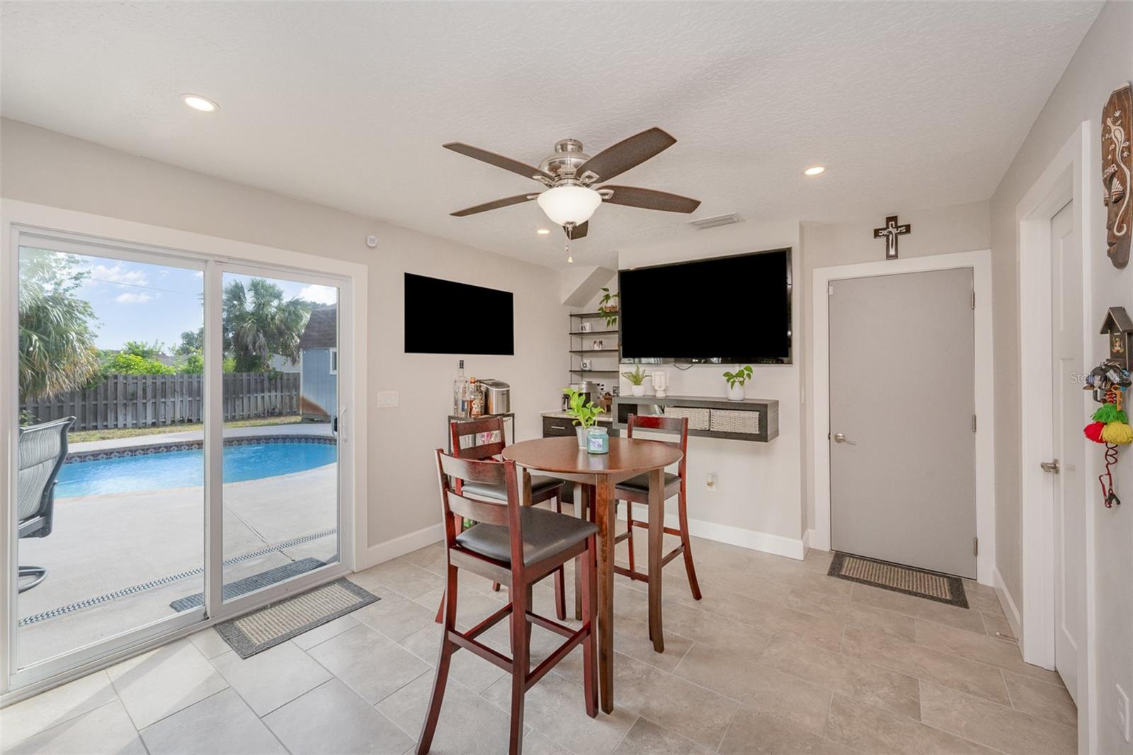 Image 24 of 31 For 661 Altura Drive