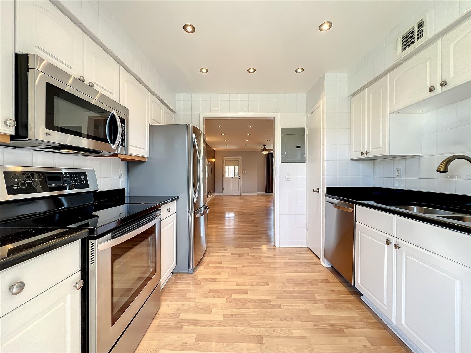 Image 15 of 38 For 200 Saint Andrews Boulevard 3503