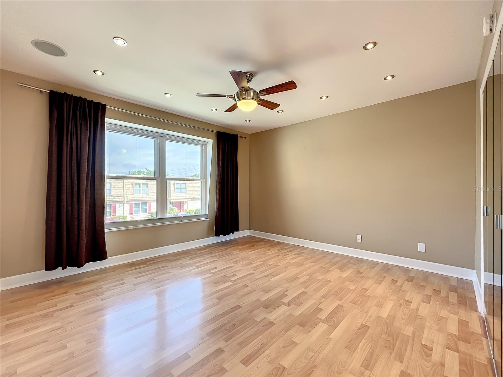 Image 21 of 38 For 200 Saint Andrews Boulevard 3503