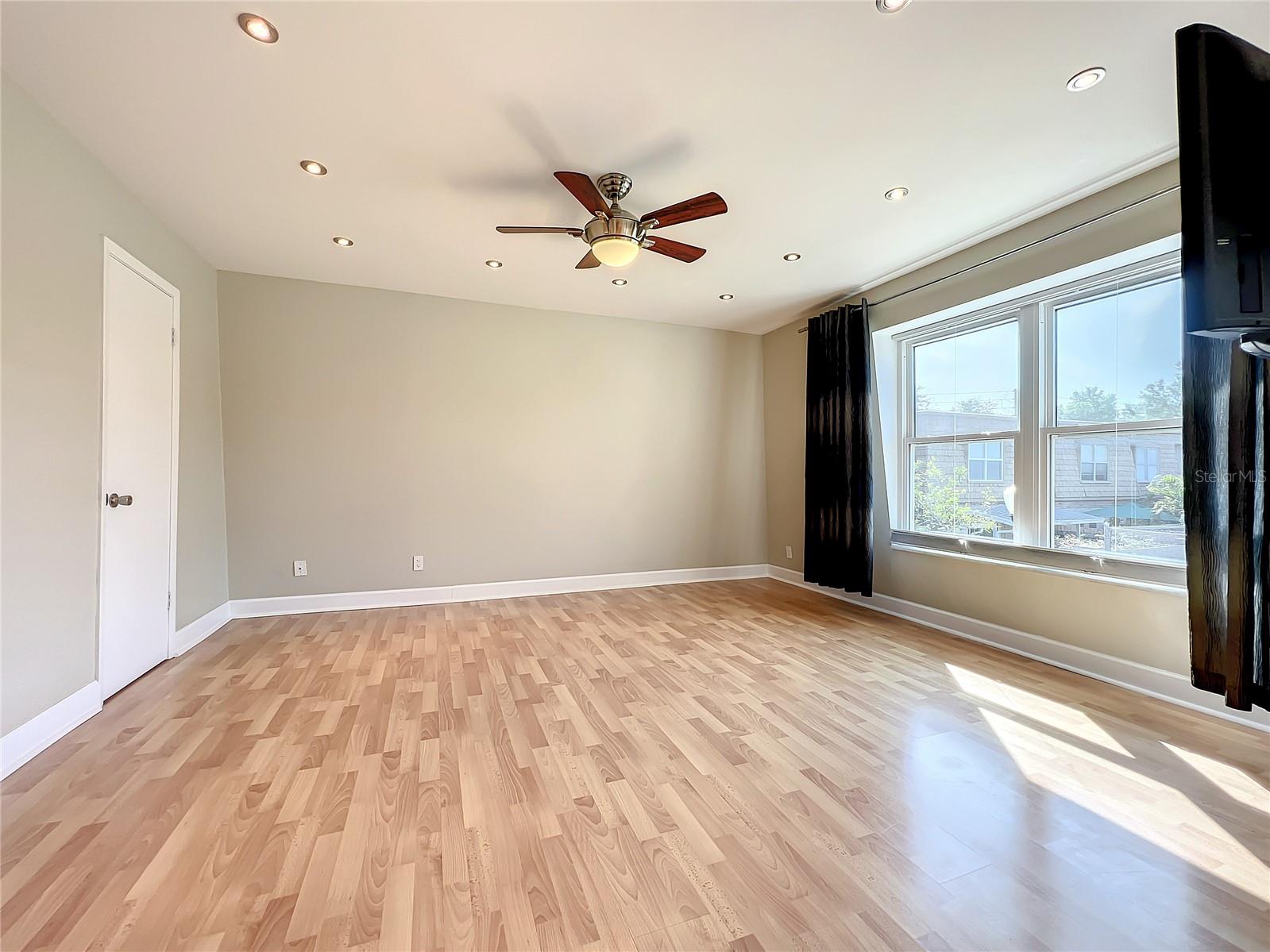 Image 24 of 38 For 200 Saint Andrews Boulevard 3503